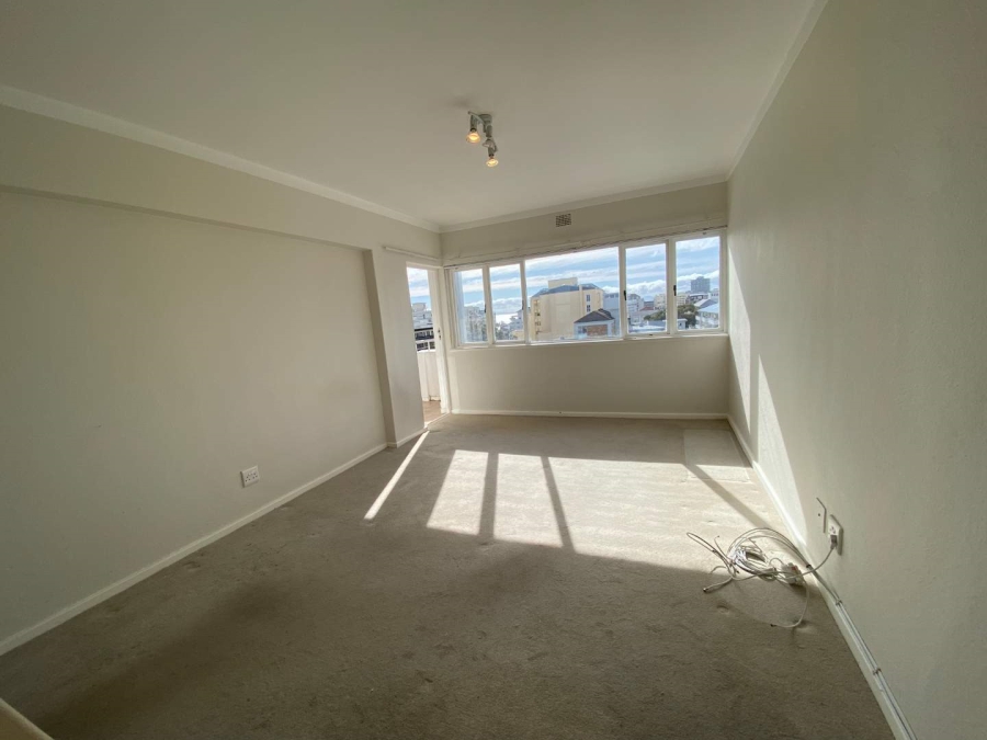 1 Bedroom Property for Sale in Sea Point Western Cape